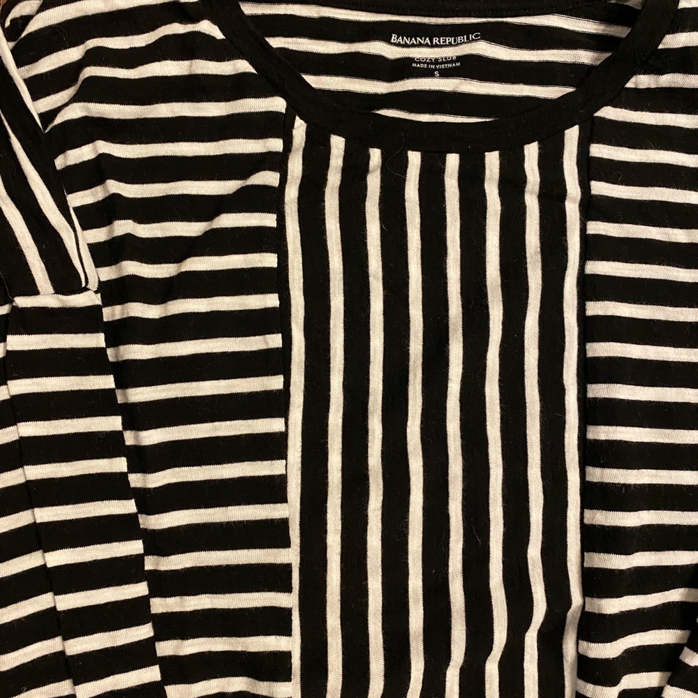 Banana Republic Cozy Slub Striped Front Shirt sz S. Black/white.